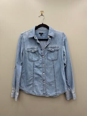 Talbots Chambray Button Front Shirt Light Wash Denim Top Size 4